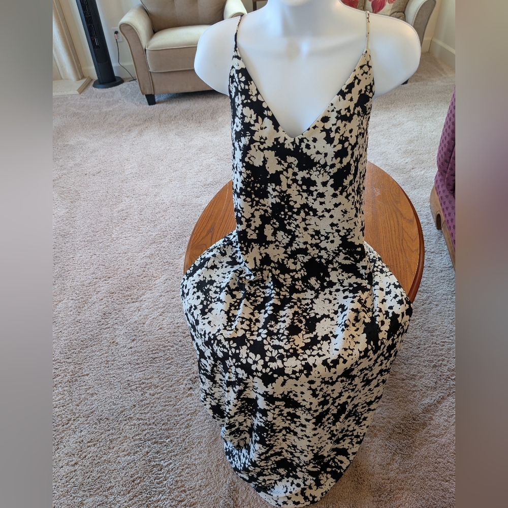 Elegant Black and White Strappy Floral Maxi Dress, Size S - NEW